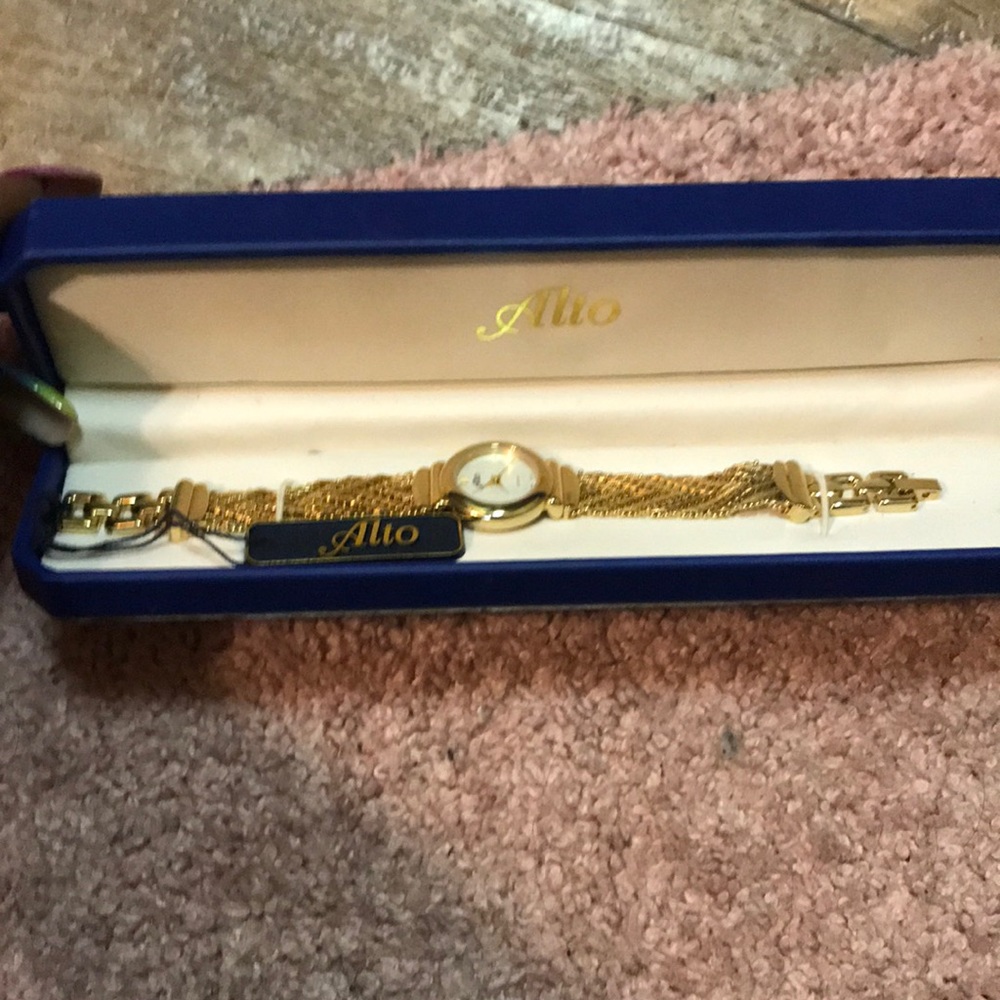 Woman’s alto watch